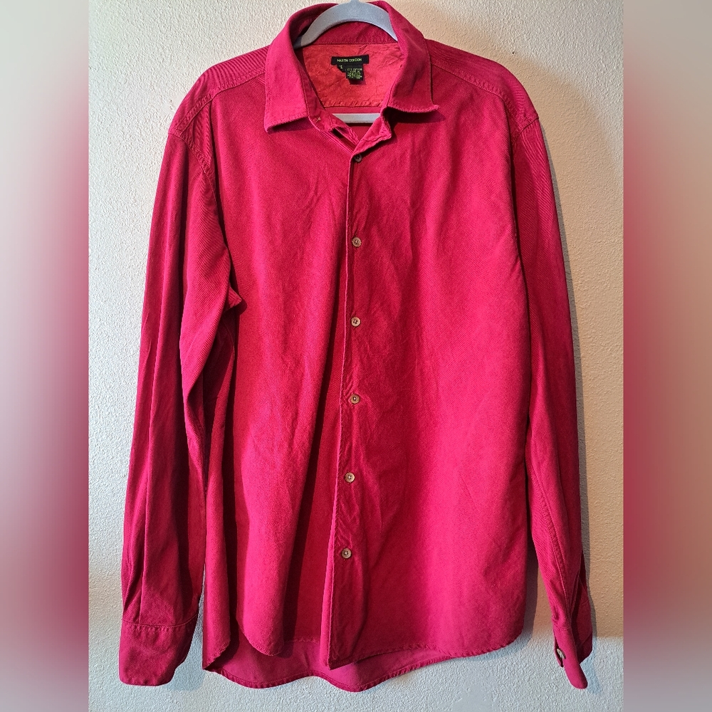 Martin Gordon men's shirt in red size XL.